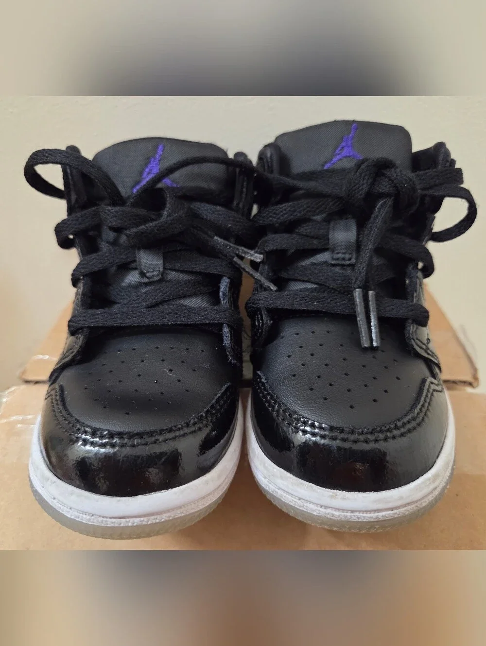 Nike Air Jordan 1 Mid SE. Toddler Size 9c. Black/ White/ Dark Concord.